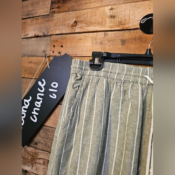 BeachLunchLounge Women's Green Linen Margot Stripes Capri Pants Size L - Picture 3 of 16